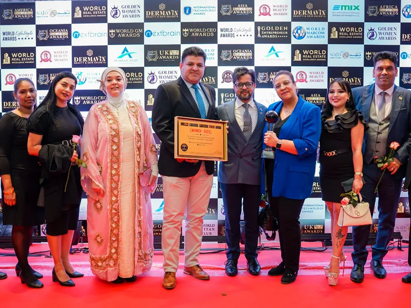 Kuwaiti CEO receiving executive leadership award